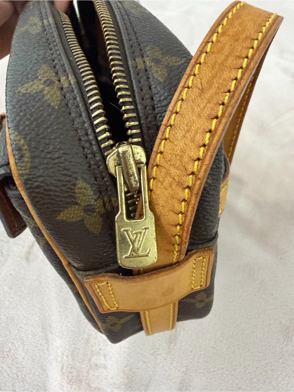 Louis Vuitton Monogram Crossbody in Brown with Tan Trim - Picture 9 of 11